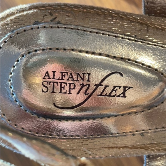 Alfani Shimmery Tan Heels - Picture 5 of 7